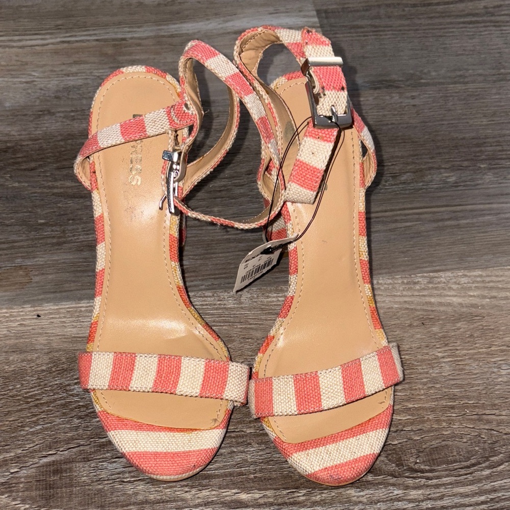 Express Heel - Picture 2 of 6